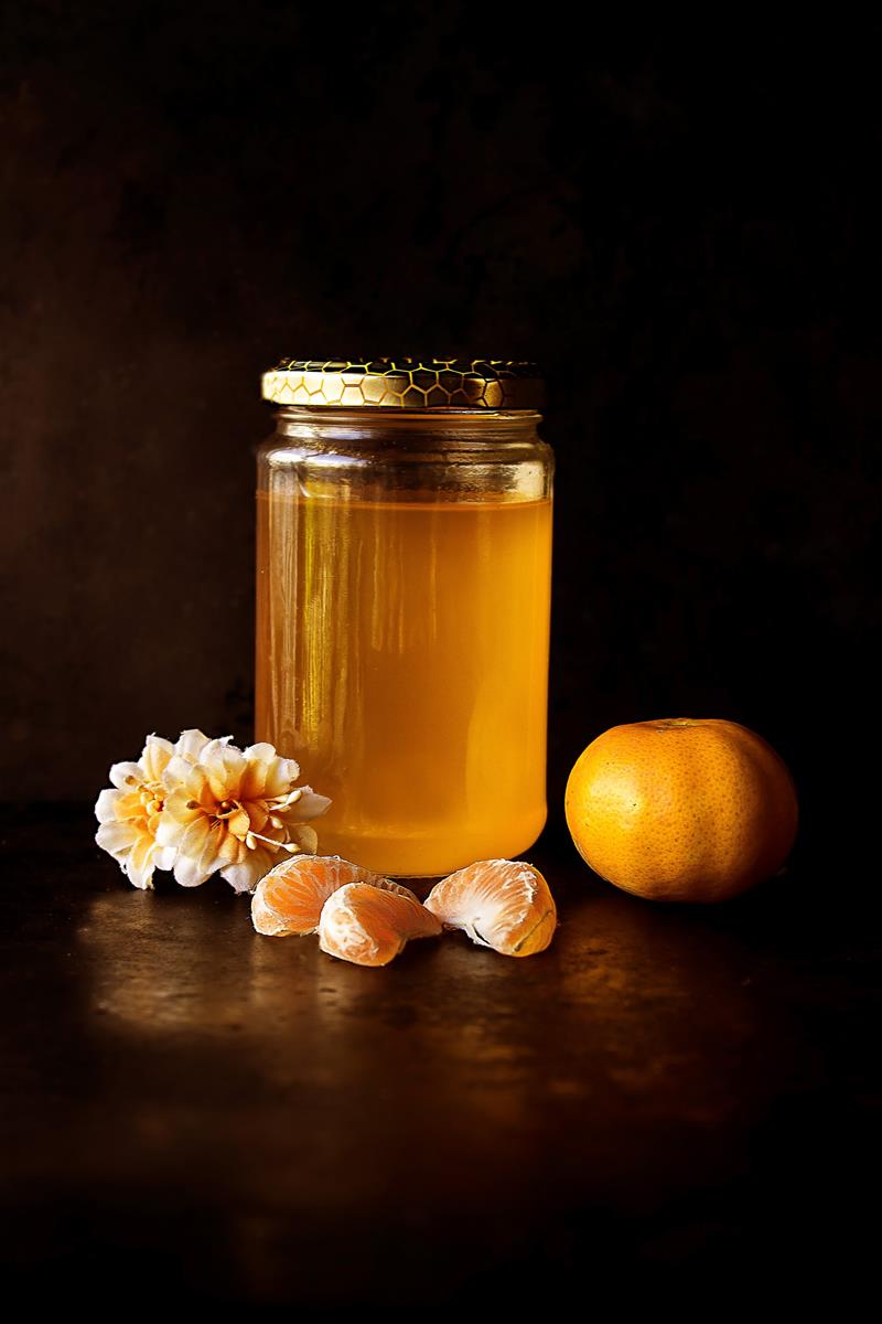 Jak powstaje miód? Poznaj magiczny proces powstawania produktów pszczelich.