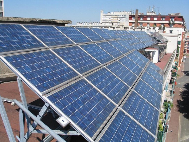 W jaki sposób energia słoneczna jest opłacalna dla firm?
